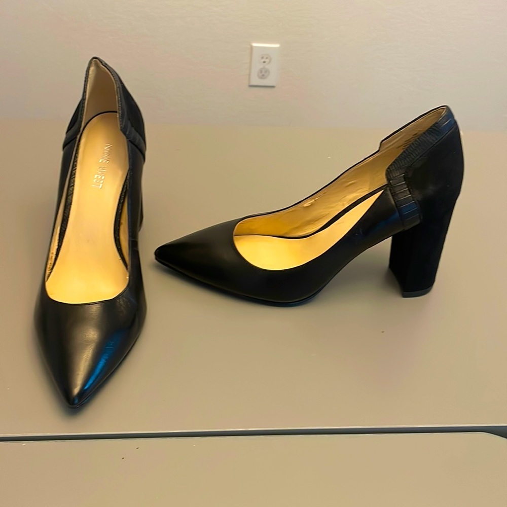 Nine West Black Leather Suede Block High Heels. Size 9like new condition